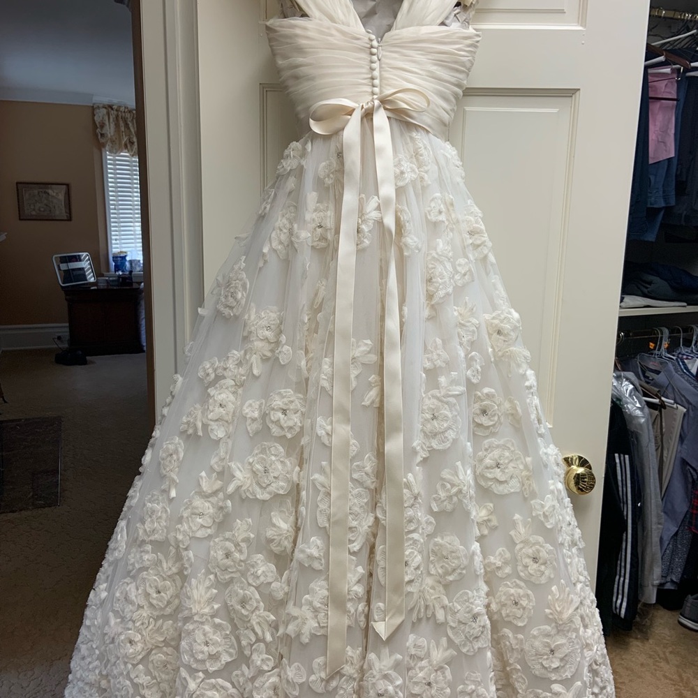 Christos wedding dress - Picture 2 of 8
